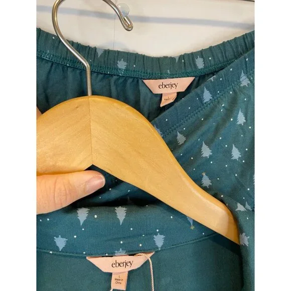 Eberjey Christmas Pajama Set - Picture 8 of 8